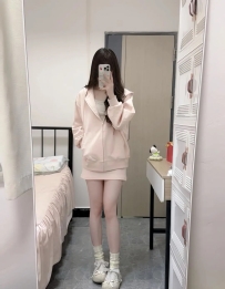 小瑜 💘 158 42 C 19歲  💰 9k 極品中的極品 無毛超級騷女孩