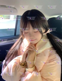 綠竹 🌷153 38 B 18歲 這位清新學生妹，帶著一股純真氣息