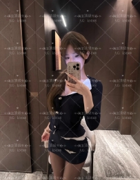 靜苒 😘 168-D-47-24歲 高挑曲線 修長長腿 搭配黑絲誘惑 成熟嫵媚感拉滿